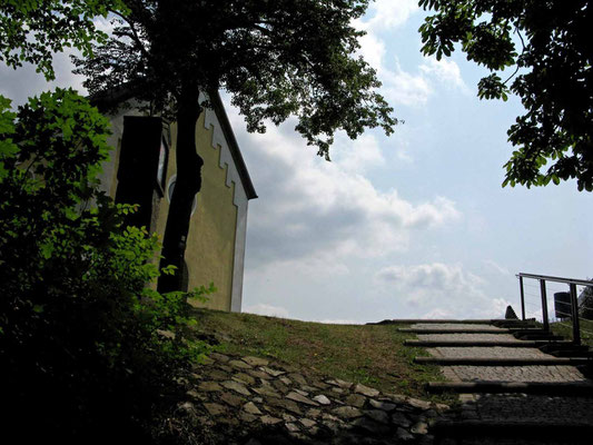 © Traudi – Parkstein, die letzten Stufen zur Kapelle