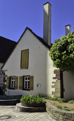 Gemeindebackhaus, 1808 gab es in Württemberg einen Erlass, Gemeindebackhäuser zu bauen. Dieses wurde 1836 erbaut. 1983 renoviert.