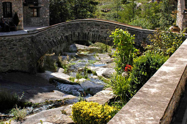 © Traudi  -  Brücke in Beget in den Pyrenäen, Katalonien