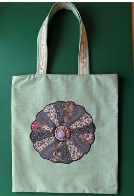 © Traudi - Tasche mit Patchworkrosette - April 2016