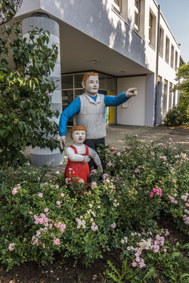© Traudi - Das Geschwisterpaar erinnert an den Umgang mit Geschwistern, z. B. wie wir sie beschützen.