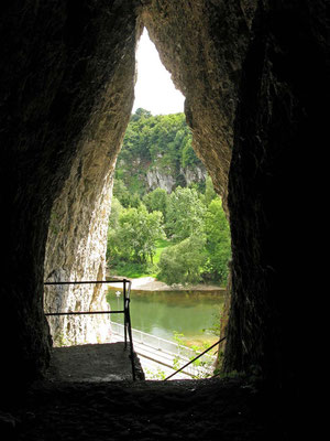 © Traudi – Geisterhöhle in Rechtenstein, Ausblick zur Donau