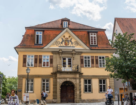 Die Alte Aula wurde wahrscheinlich im Jahr 1547 auf den Überresten zweier Vorgängerbauten erbaut und bildete seither das Zentrum der 1477 gegründeten Eberhard Karls Universität Tübingen