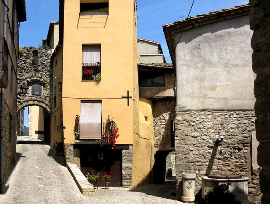 Besalu, Port de la Forca - ©Traudi