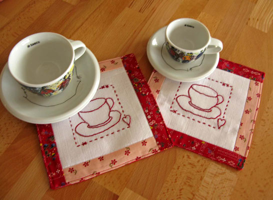 © Traudi - Februar 2015  -  Einladende Kaffeetassen-Unterssetzer