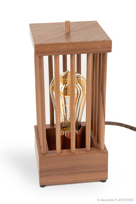 Lampe, noyer et cuivre.