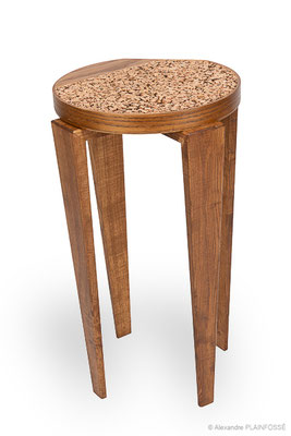 Table de chevet, frêne teinté et liège.