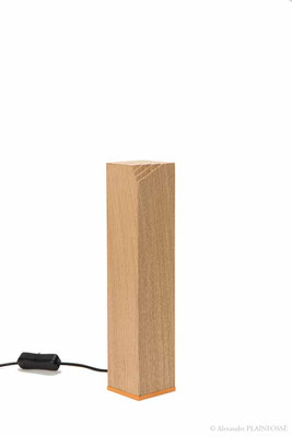 Lampe, chêne et acier.