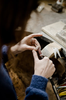Live bei der Arbeit. Foto: Karolina Krausser, @karolinakrausserportraits