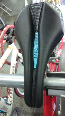 ism ADAMO PL1.0 サドル トライアスロン TTバイク ISM PL1.0 旧名称