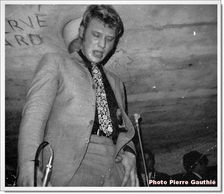 Johnny au golf Drouot en 1966. Photo Pierre Gauthié.