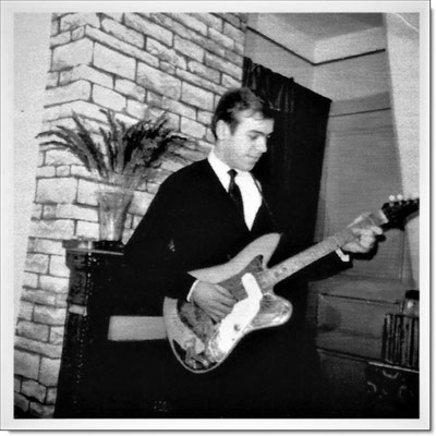  Avec ma guitare ( fabrication maison ) en 1965