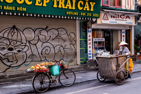 Streets of Hanoi - Vietnam © Jurjen Veerman