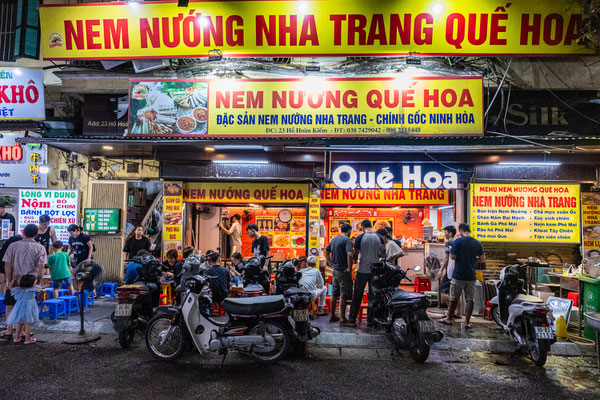 Streets of Hanoi - Vietnam © Jurjen Veerman