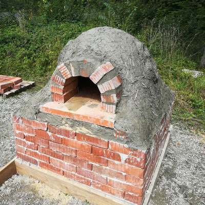 Praxiskurs Pizza- und Brotbackofen bauen Ostermiething Oberösterreich