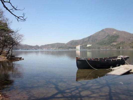 榛名湖はまだ肌寒かった。