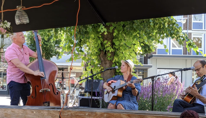 Buiten optreden Swing Jazz bandje