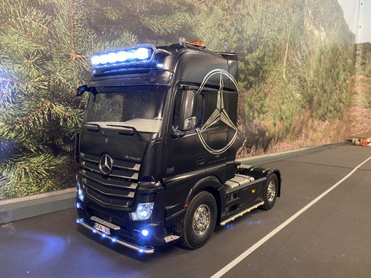 Mercedes  Benz Actros 3363 6x4 Gigaspace