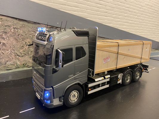 Volvo FH16