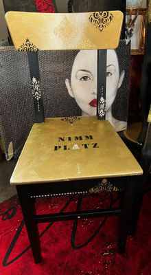 ART. NR.: 23/990/23 "Nimm Platz" Goldliquid m.Glaskristallen I Preis auf Anfrage