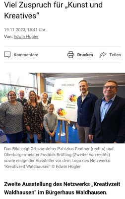 Pressefoto SchwäPo, Eröffnung Kunst und Kreatives November 2023, Vorstellung des Logos des Netzwerks Kreativzeit Waldhausen