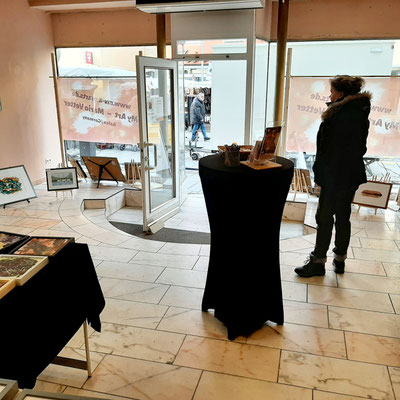 Kunst-Ausstellung beim Kalten Markt 2024 in Ellwangen, Acryl- und Aquarellwerke von Mario Vetter