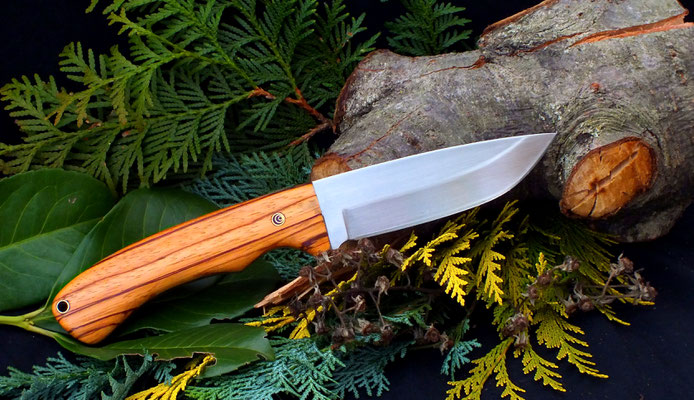 Großes Outdoor-Messer "Hunter", Stahl: Kohlenstoffstahl, Griffmaterial: Zebrano und schwarzes Vulkanfiber
