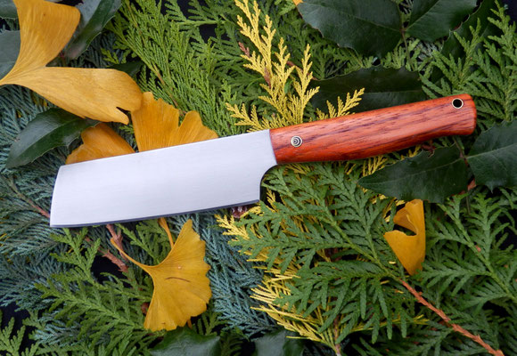 Großen Gemüse-/Kräutermesser aus Kugellagerstahl mit einem Griff aus Zebrano.