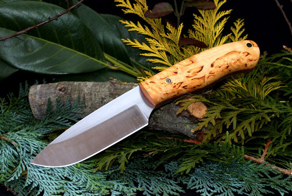 Solides Outdoor-Messer "Forester", Stahl: Kugellagerstahl, Griffmaterial: karelische Maserbirke und rotes Vulkanfiber