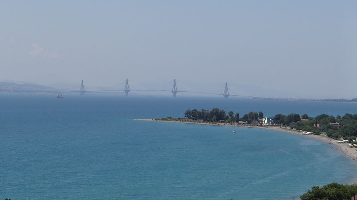 le pont pour rejoindre Patras