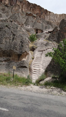 l'escalier et en haut l'église