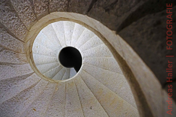 Treppenhaus-Spirale in der Kartause von Padula