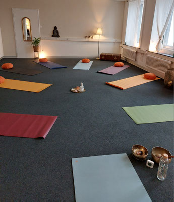 Yoga Matten im Kursraum Niederrohrdorf