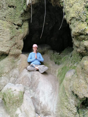 Meditation in einer Höhle in Kroatien