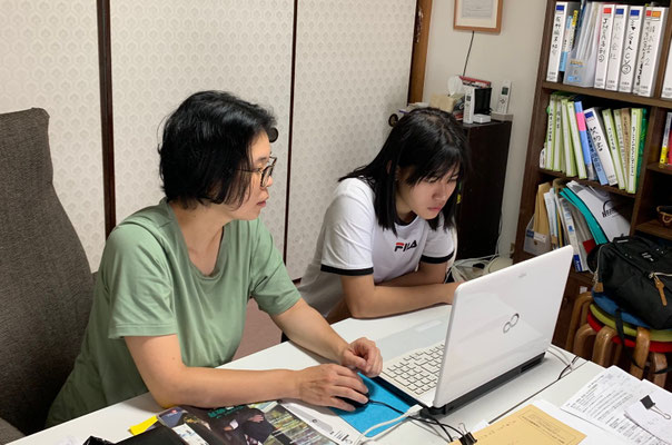 人材採用支援。当社に来るミャンマー人求職者との面談や日本企業入社前のパソコン研修の様子。