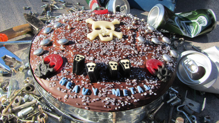 Heavy-Metal-Cake