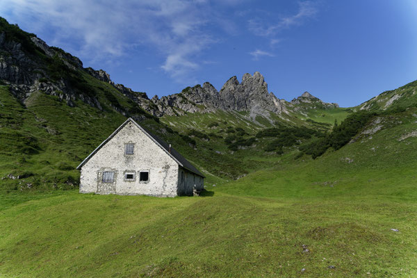 verlassene Almhütte