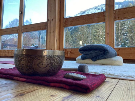 Meditation auf einer Alpe in absoluter Ruhe und Alleinlage - Erholung, Reflektion und Naturerfahrung pur