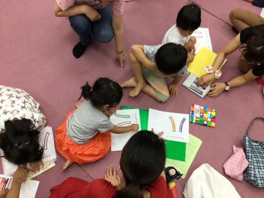 ８月は、漢字の「八」を学習