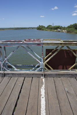 Hien Luongbrug de grenslijn