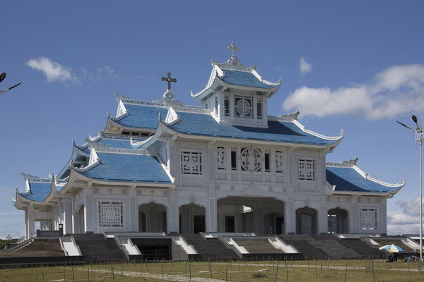 Nha Tha Long Hung - de nieuwe kathedraal in aanbouw
