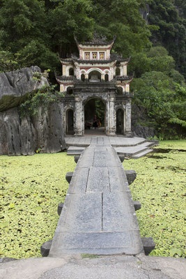 Tam Coc - Bich Dong Pagoda