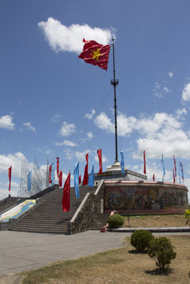 Hien Luongbrug monument