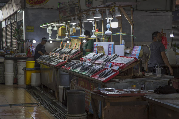 Kuching - markt (verkeerde dag)