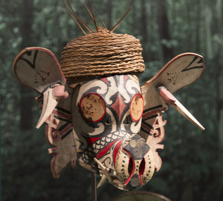 Borneo cultures museum - Hudo' masker van het Kayan of Kenyah volk. Bedoeld als vogelverschrikker