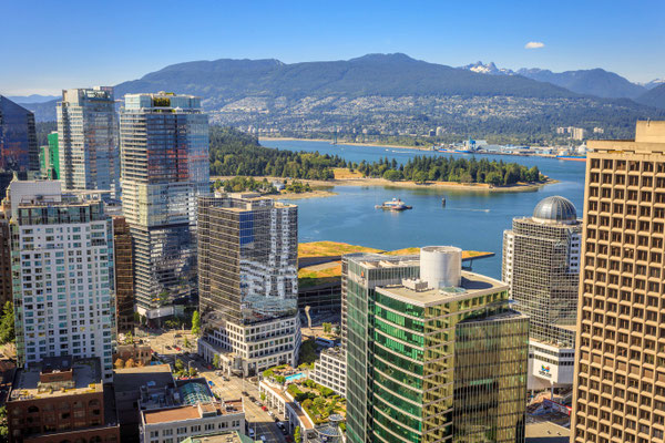 Vancouver und Lions Gate Bridge vom Harbour Tower