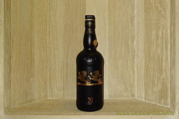 Whyte + Mackay 30 y, 40 v%, oldest aged blended Scotch Whisky - 12.25 - sehr reichhaltig mit einer charmanten Sherry-Note