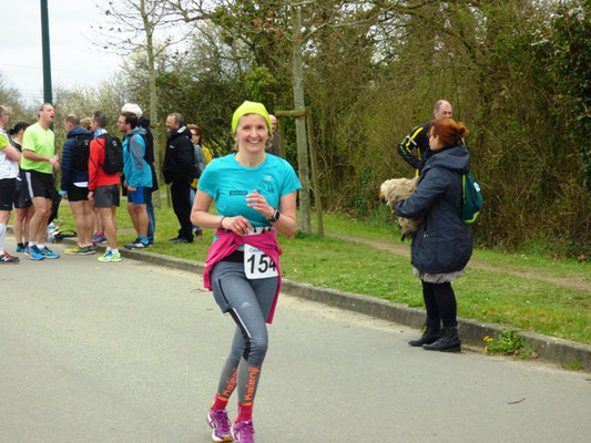 Bravo Karine : semi marathonienne et avec le sourire !!!