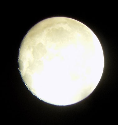 Abnehmender Mond am 30. Juli 2018 mit Kraterprofil.