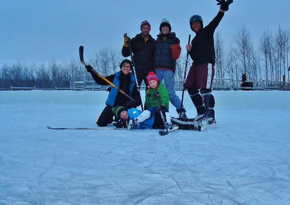Hockey, unumgänglich in Kanada im Winter.